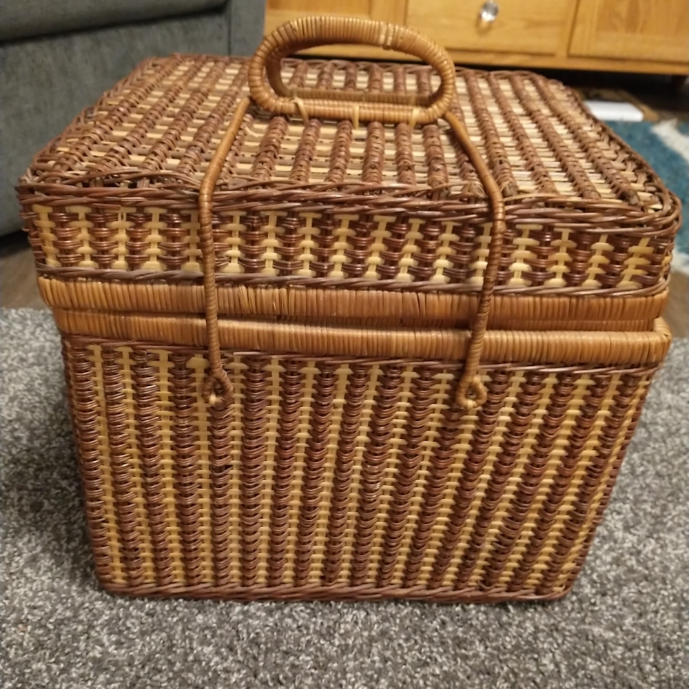 Large vintage picnic storage basket